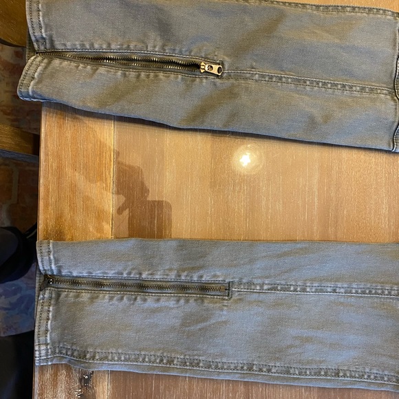 Like New women’s Abercrombie khaki green stretch jeggings size 2 - Picture 3 of 4